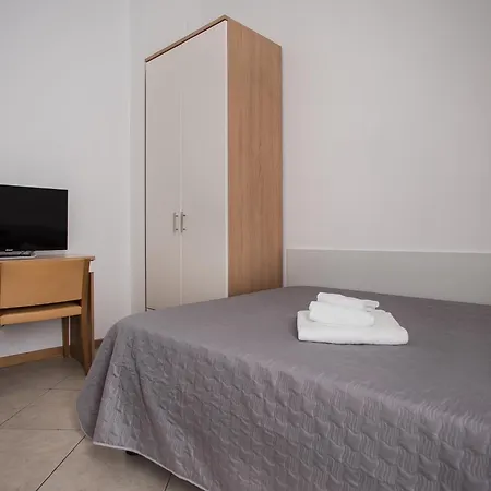 Amico Certosa Hotel *