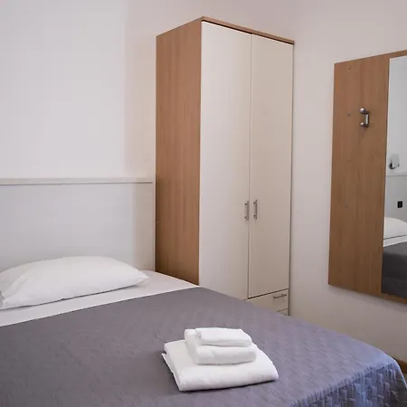 Hotel Amico Certosa *